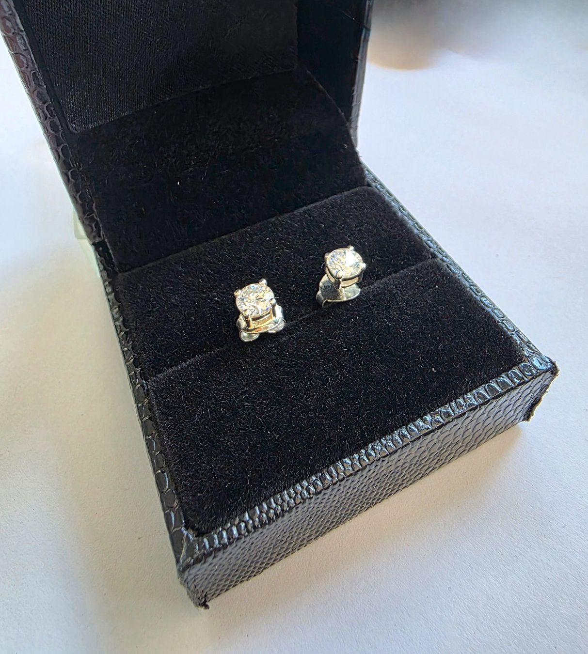 Ohrringe & -stecker: Ohrstecker mit Diamanten 0,5 Carat – Neu (gemäss Beschreibung) aus Zürich von Bieter04 1