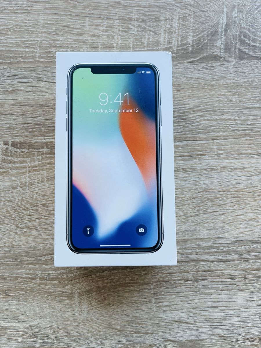 Apple Telefoni cellulari / Smartphones: iPhone X - 256 GB argenté – Usato da Zürich venduto da Ndzinga 2