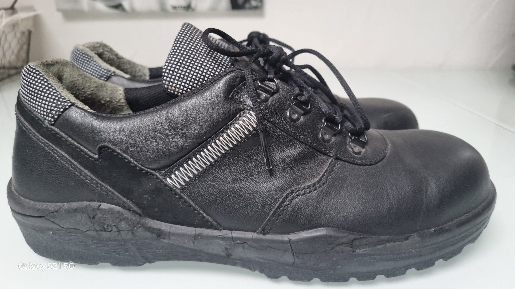 Scarpe da uomo: STEITZ Securda Leder-Arbeitsschuhe mit Stahlkappe Gr. 45 – Usato da Vättis venduto da cala010