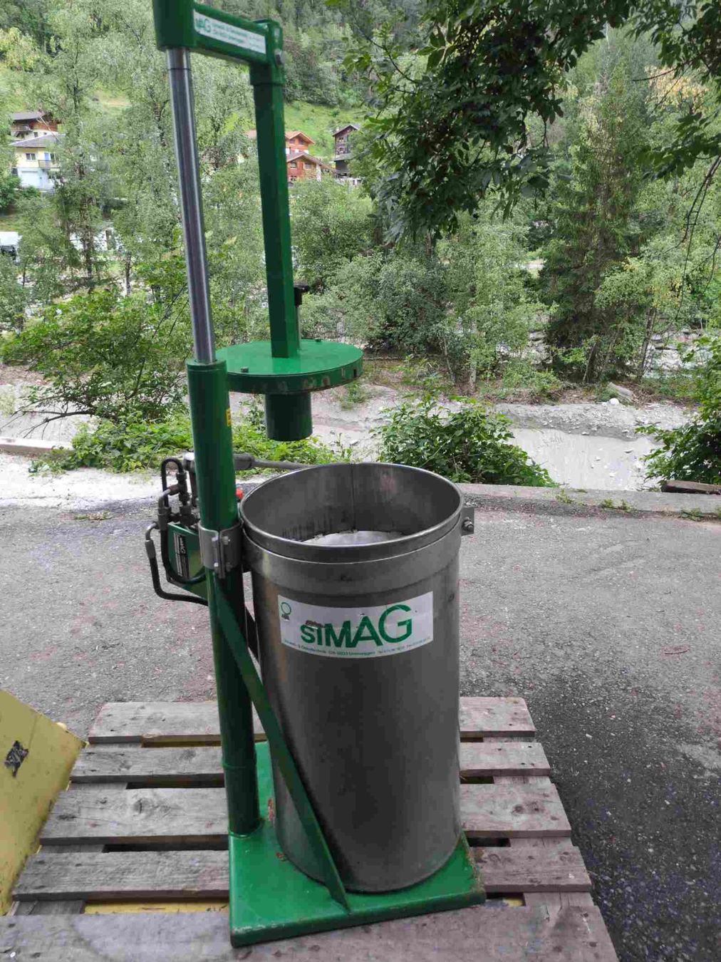 Alle Maschinen: Hydraulische Abfallpresse – Gebraucht aus Greich von fleiger 1