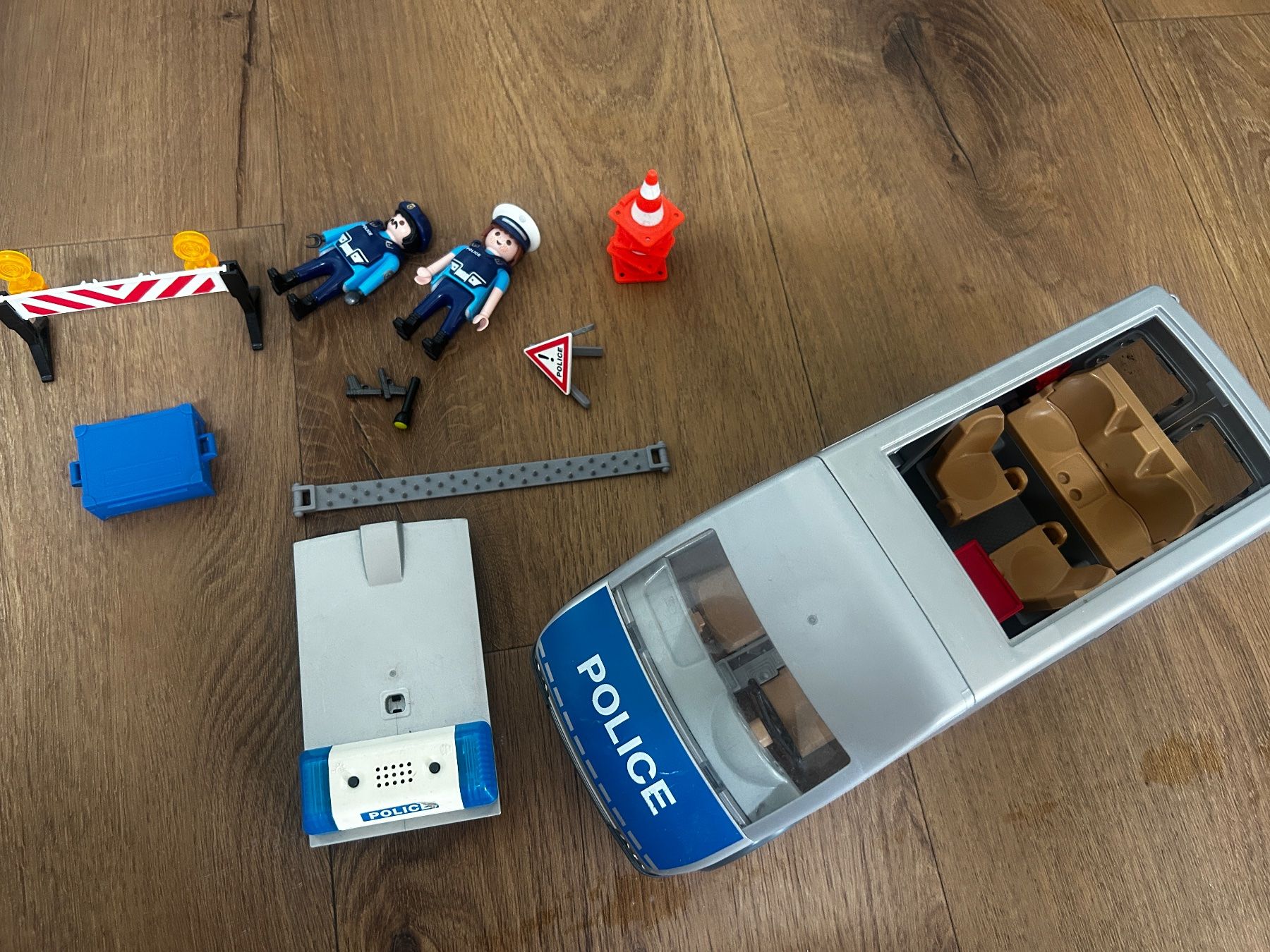 Playmobil Giocattoli: Playmobil Polizeibus mit Straßensperre 9236 – Usato da Regensdorf venduto da Spyke55 2