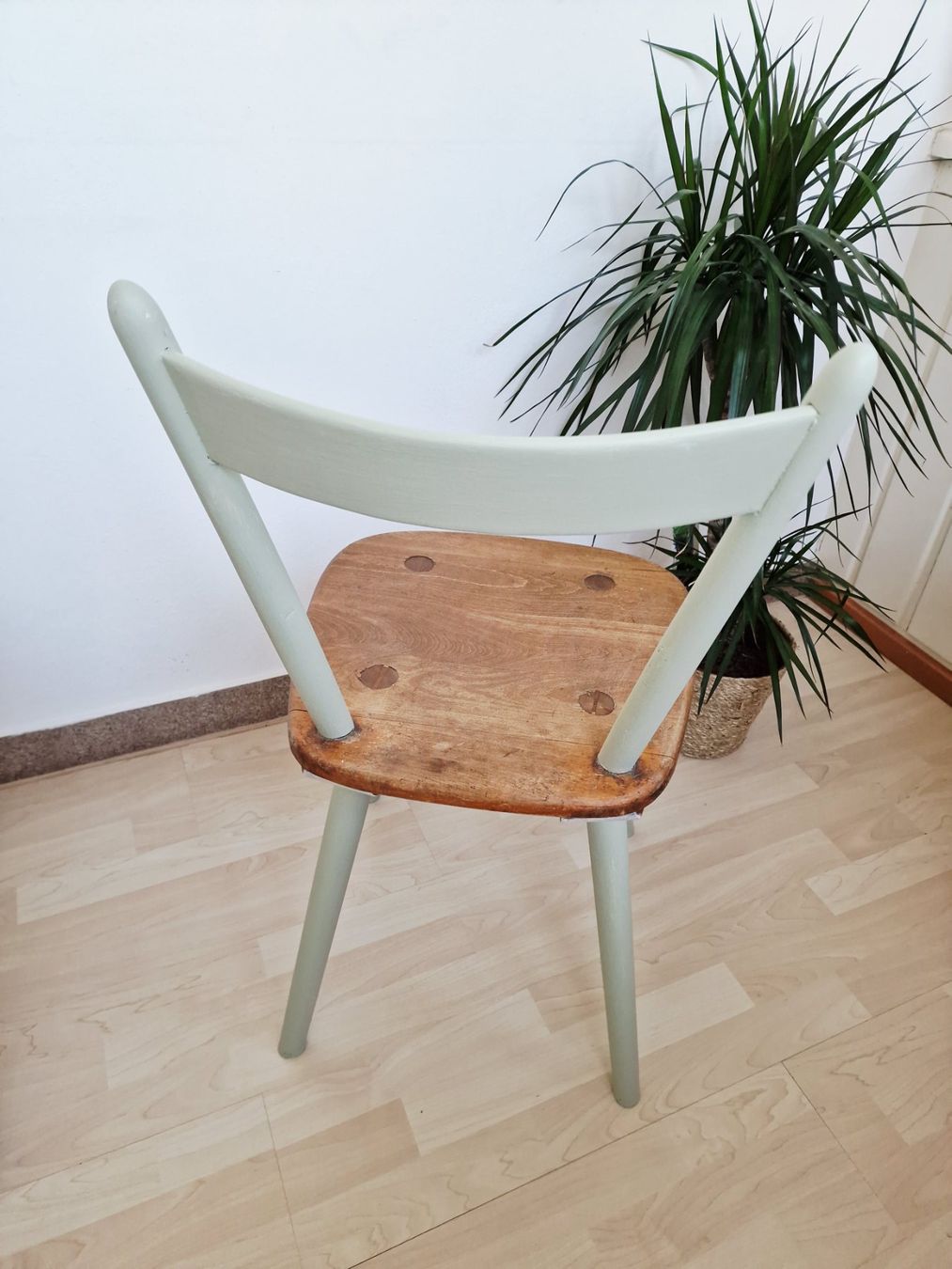 Stühle: Antiker Stuhl in frischem Design "Re-New" – Gebraucht aus Hallau von CHACLA 2