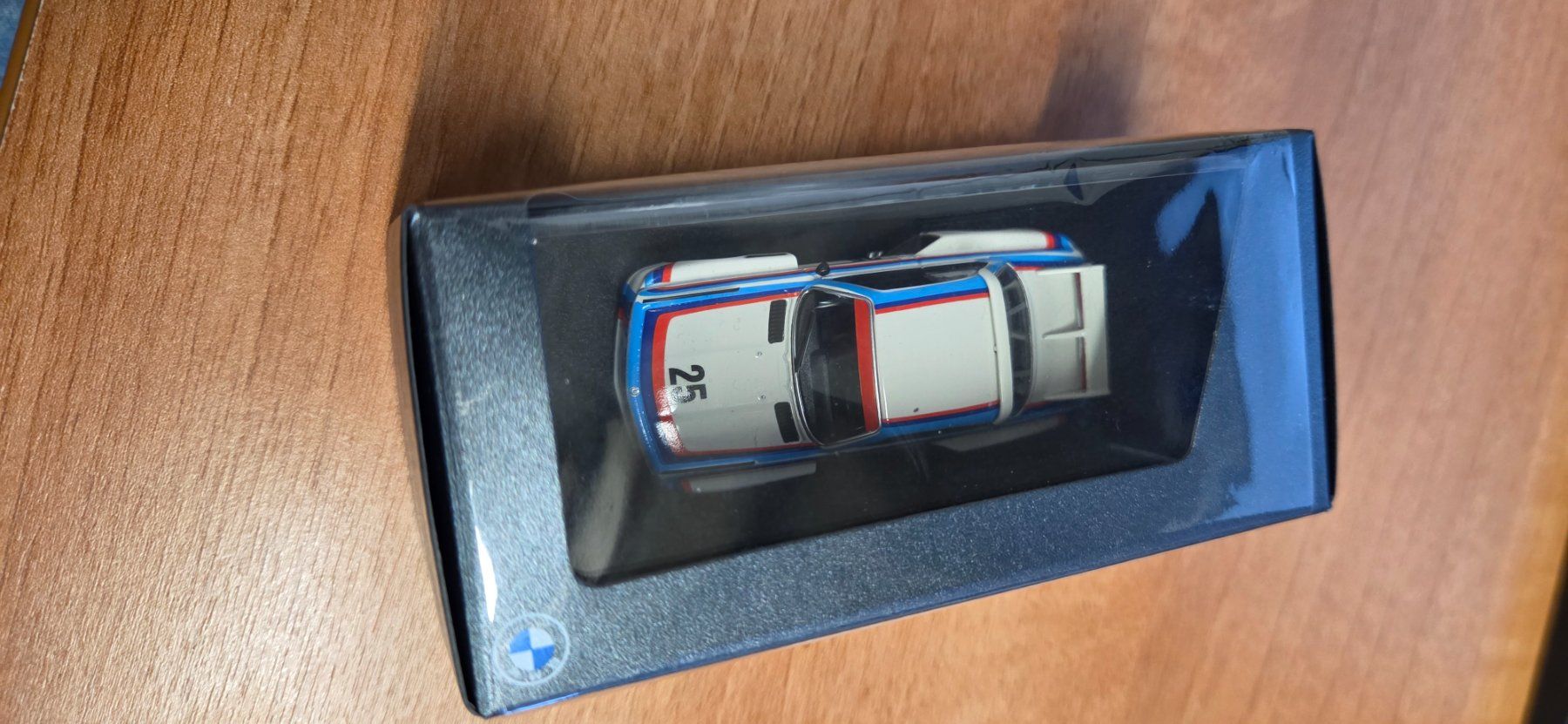 BMW Modellini d'auto: BMW 3.0 CSL Collection Series 1:64 – Nuovo e nell'imballaggio originale da Gland venduto da Lydan86 1