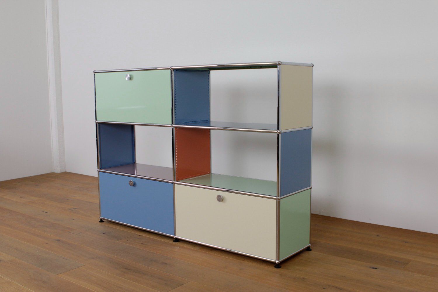 USM Regale: USM Haller Highboard // UPCYCLED // NEUE FARBEN – Neu (gemäss Beschreibung) aus Affoltern am Albis von StudioStandard 1