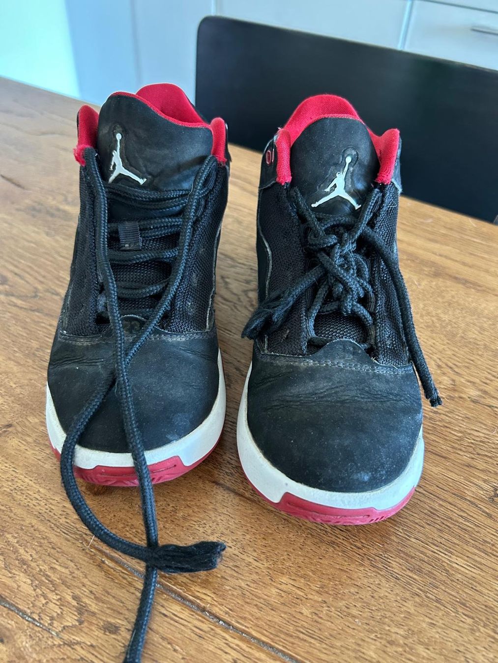Chaussures garçon: Jordans -Size 36.5 – D'occasion à Cham par 9inches 1