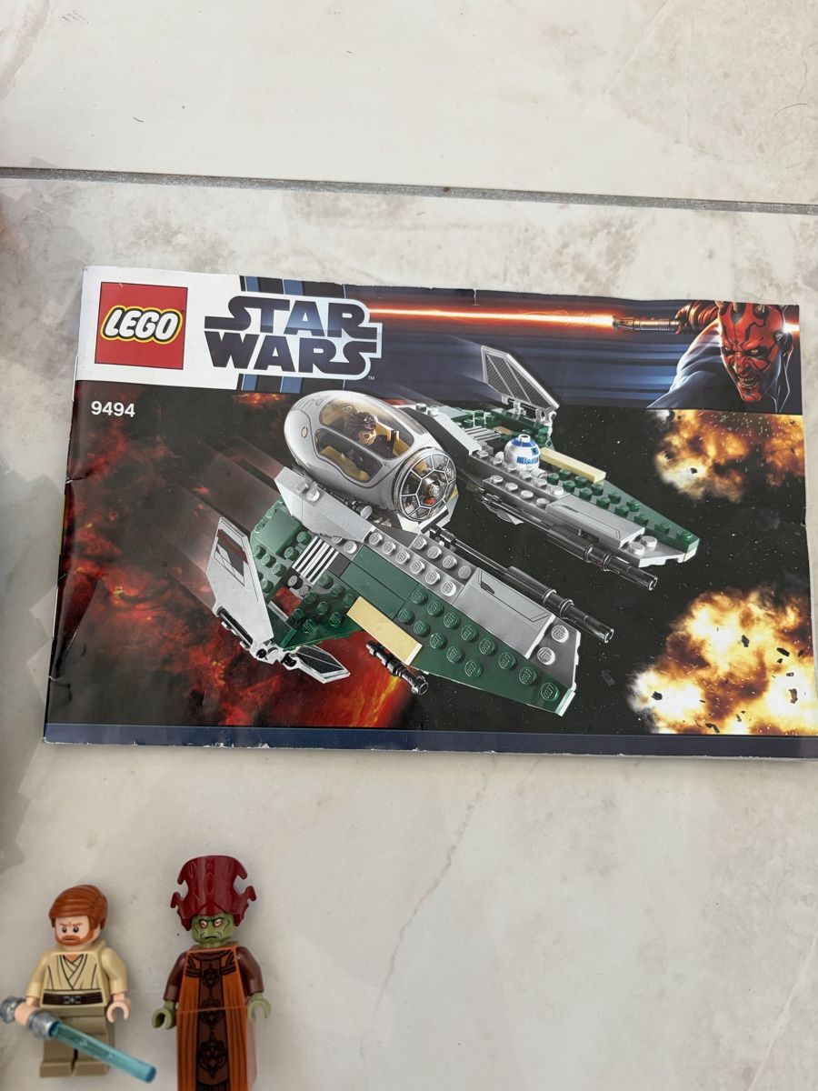 Star Wars Giocattoli: LEGO Star Wars 9494 - Anakin's Jedi Interceptor – Usato da Bronschhofen venduto da elvis75. 2