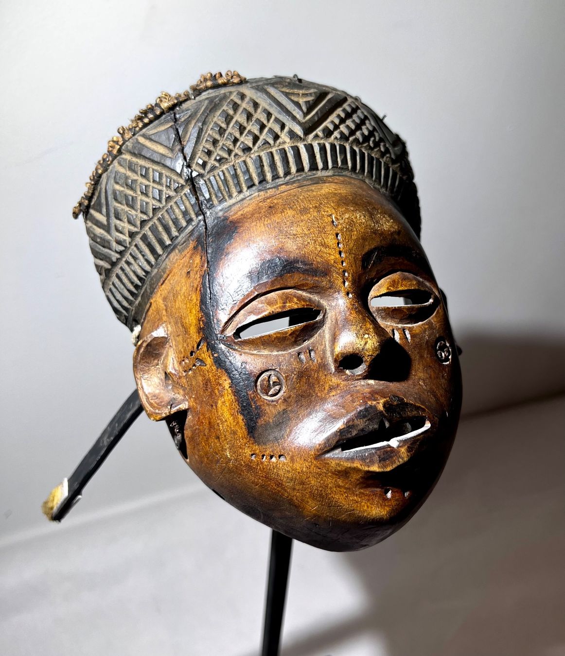 Internationale Kunst: Maske der Bakongo D.C: Congo Anfang 20 Jhd. – Gebraucht aus Zunzgen von  3
