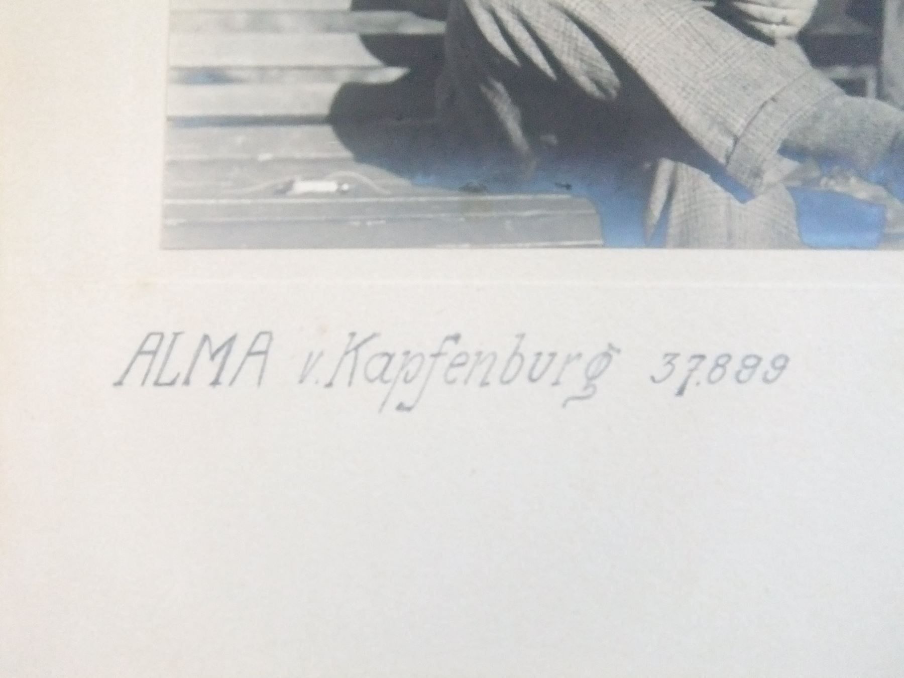 Foto & Immagini: Rauchender Hund /  E. Schraner – Usato da Esslingen venduto da eintagammeer 3