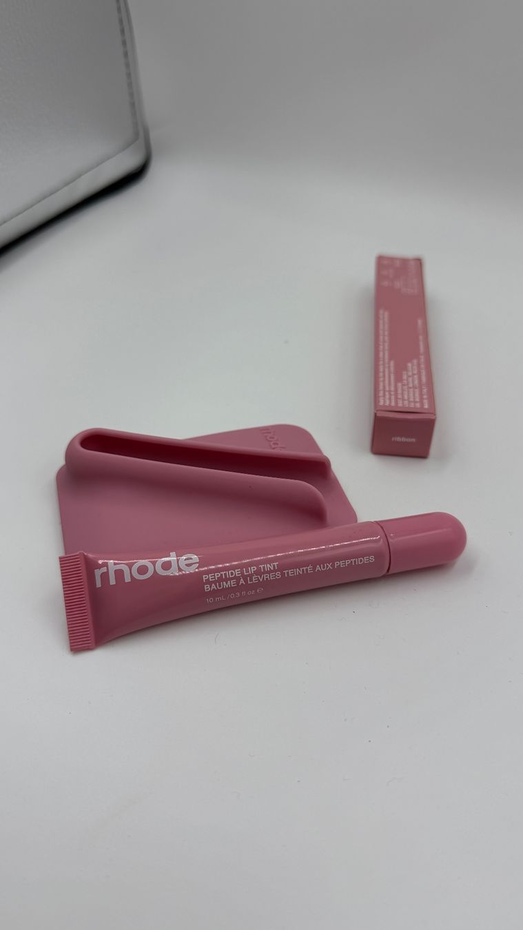 Make-up: Rhode Peptide Lip (only)Tint - Ribbon with box – Nuovo e nell'imballaggio originale da Chur venduto da Madeys 3