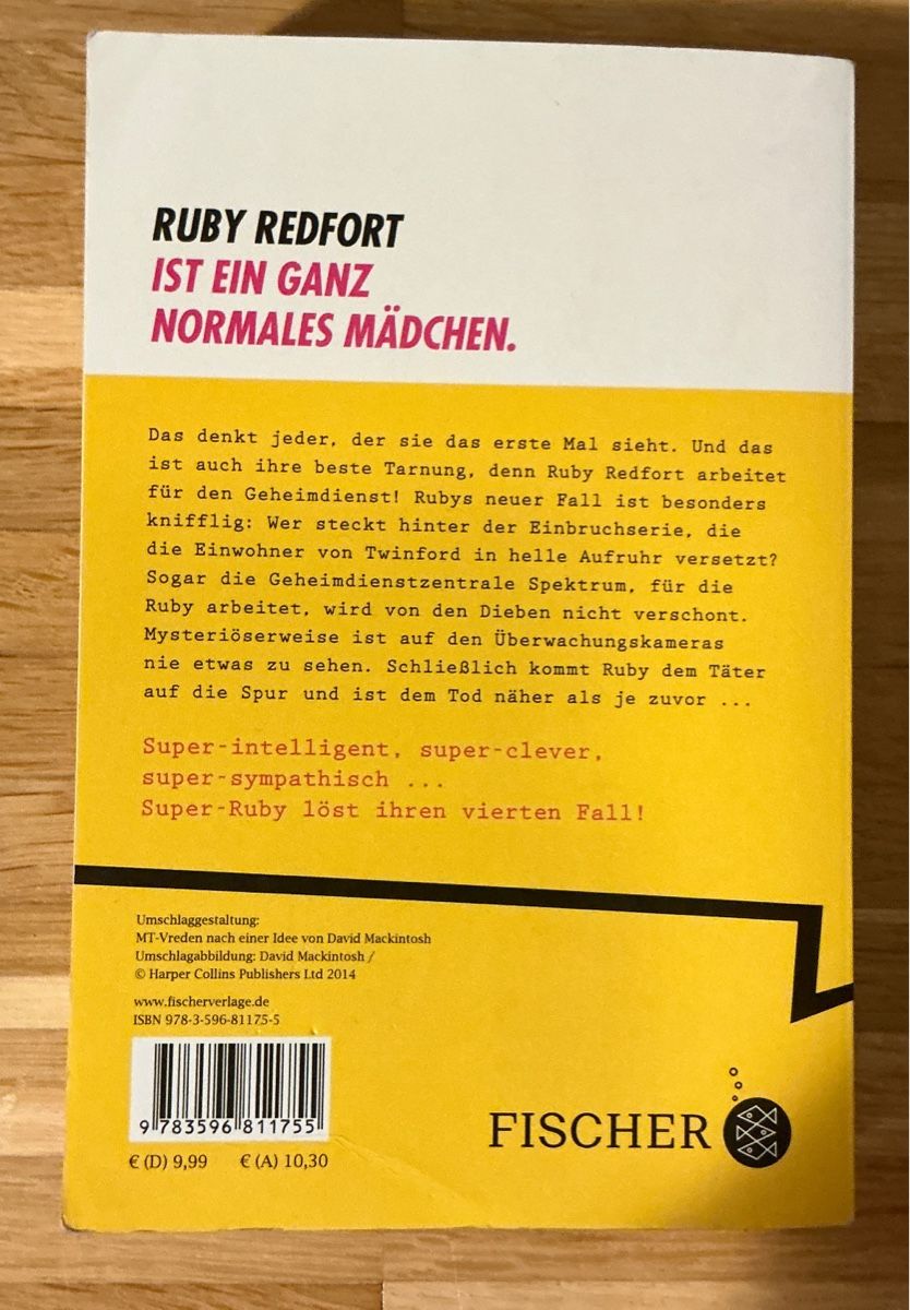Livres: Ruby Redfort: Dunkler als die Nacht – D'occasion à Zürich par Ttweiss 1