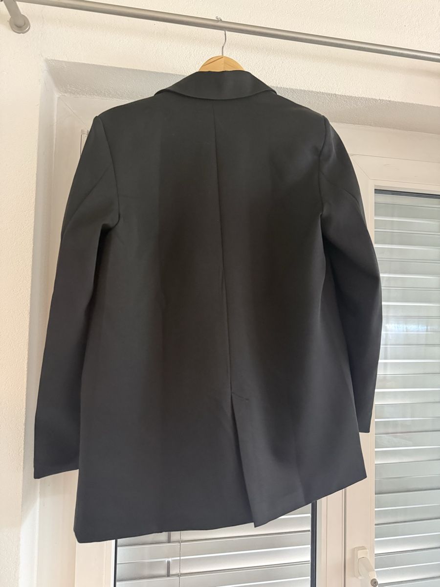 Vestes: Blazer noir taille M bon état – Neuf (Voir description) à Granges VS par coraliegrd5 1