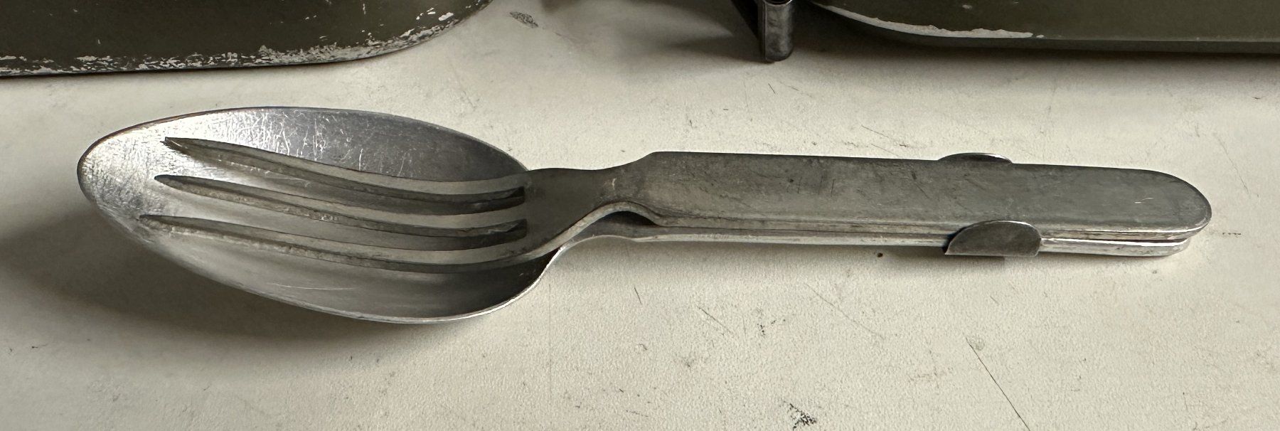 Set di piatti: Gamelle mit Besteck, Vintage – Usato da Hergiswil NW venduto da hpb_9bvx 4