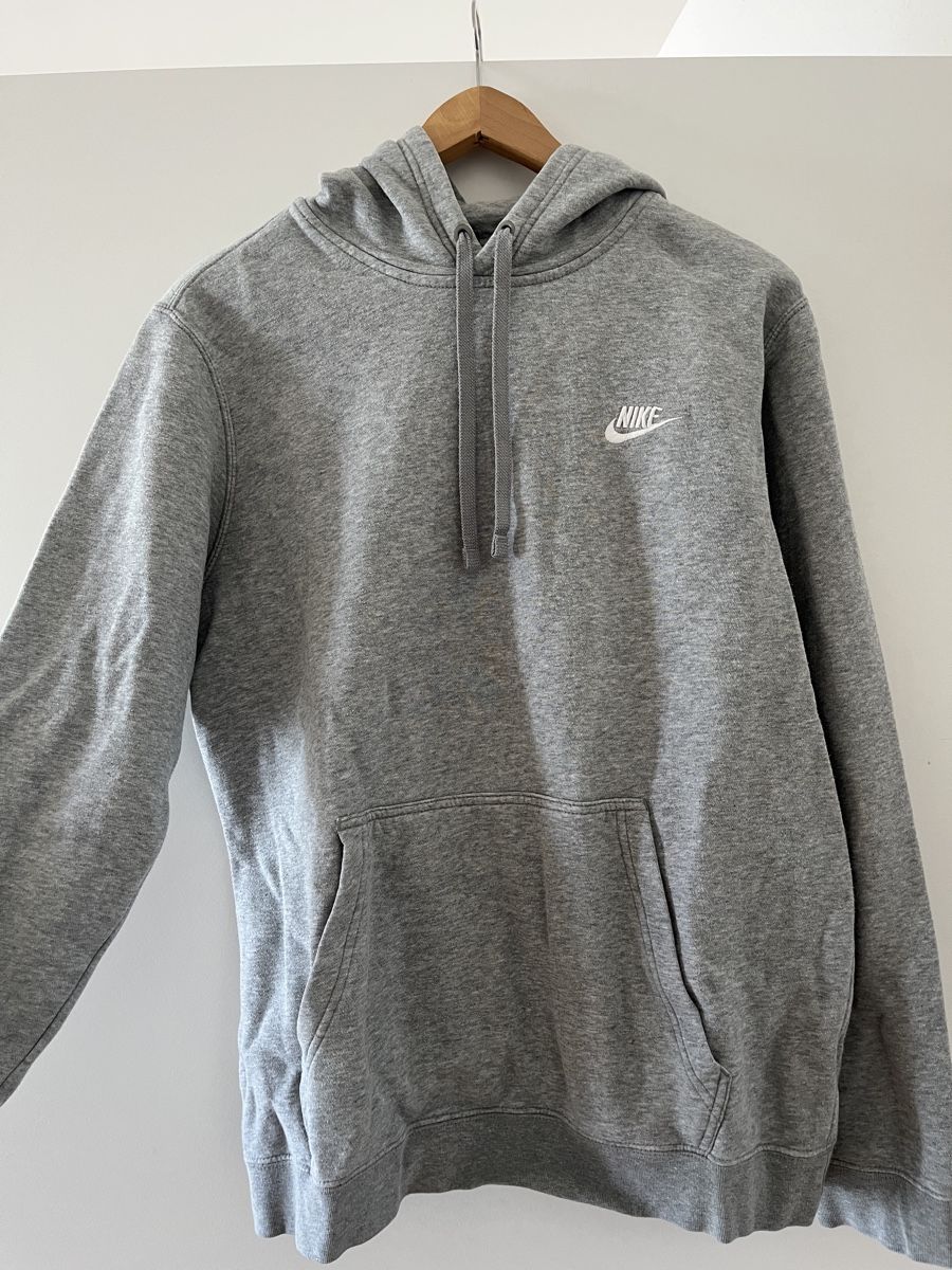Nike Pullover & Sweatshirts: Nike Hoodie – Gebraucht aus Allschwil von MaloseS08 1