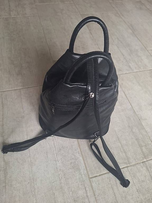 Zaini: Sac à dos noir élégant – Usato da Vucherens venduto da curious 3