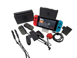 Nintendo Switch Konsole mit Zubehör