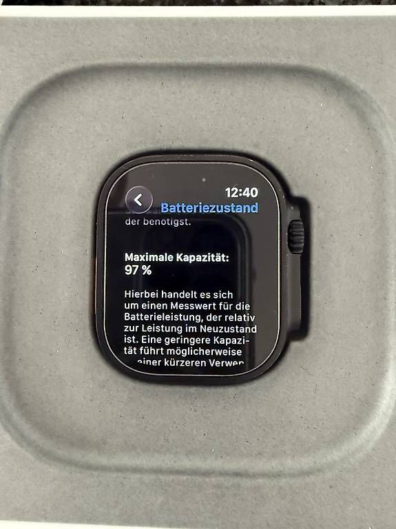 Smartwatch: Apple Watch Ultra 2 - Schwarz – Usato da Chur venduto da gbo_57bt 4