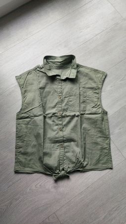 Bluse ohne Arm zum  Knoten  neuwertig Gr. S
