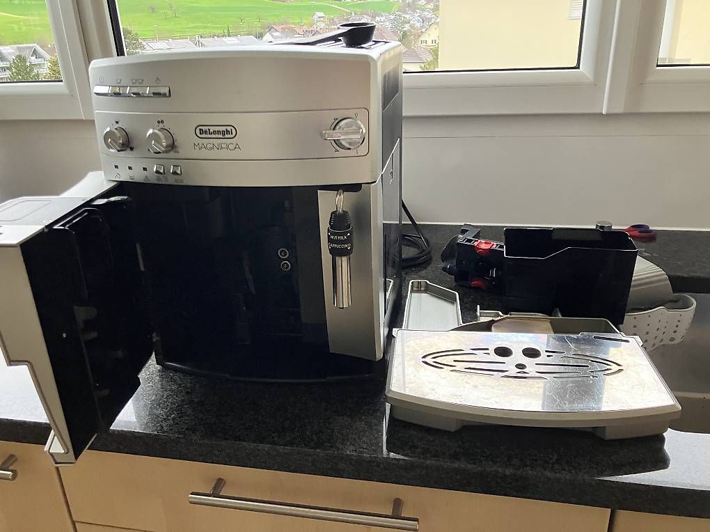 De'Longhi Macchine per caffè & Macchine per espresso: De Longhi Kaffeevollautomat – Usato da Thürnen venduto da Imberium 4