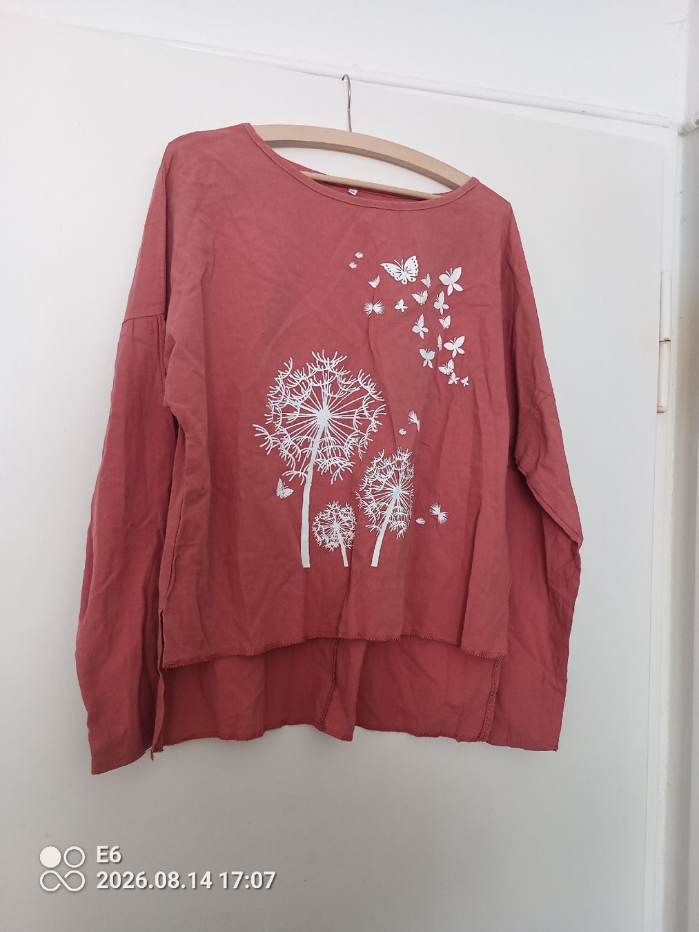 Pullover & Sweatshirts: Langarmshirt mit Schmetterlingen – Gebraucht aus Zürich von Mitzi6
