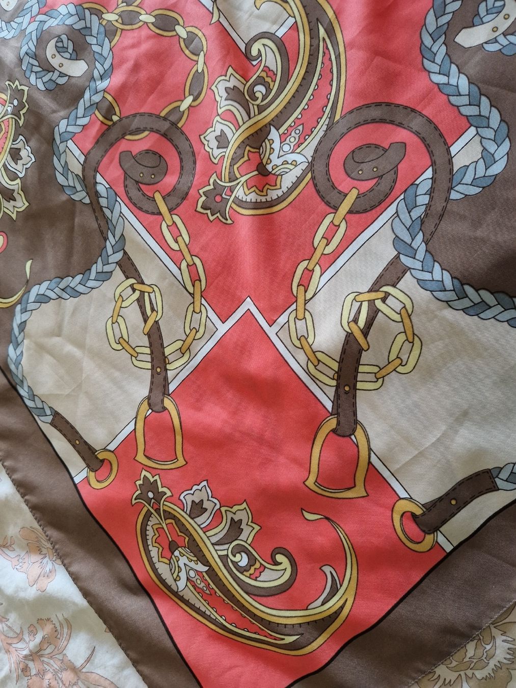 Foulard & Sciarpe: Foulard Pier Olivier – Usato da SAXON venduto da Mariposita1428 1