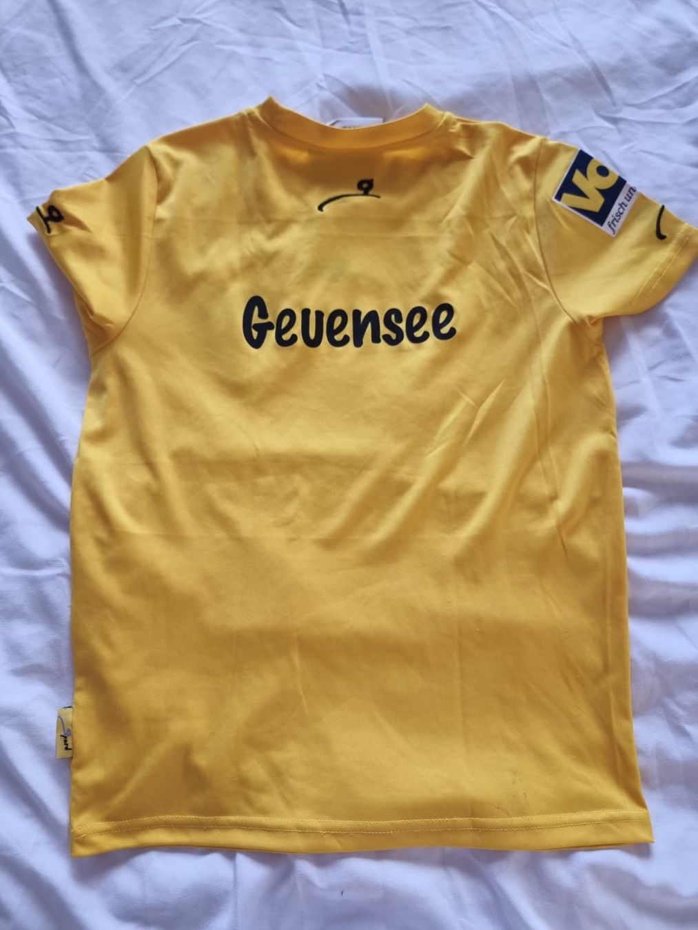 Scarpe, pantaloni & magliette da ginnastica: Fussball Trikots Set 4 Stck. gemischt gebraucht – Usato da Triengen venduto da Spooni1 5