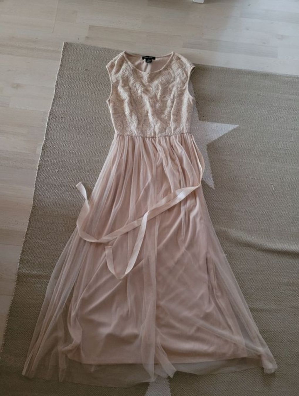 Robes: wunderschönes Kleid gr. S – D'occasion à Inwil par Flower2325 1