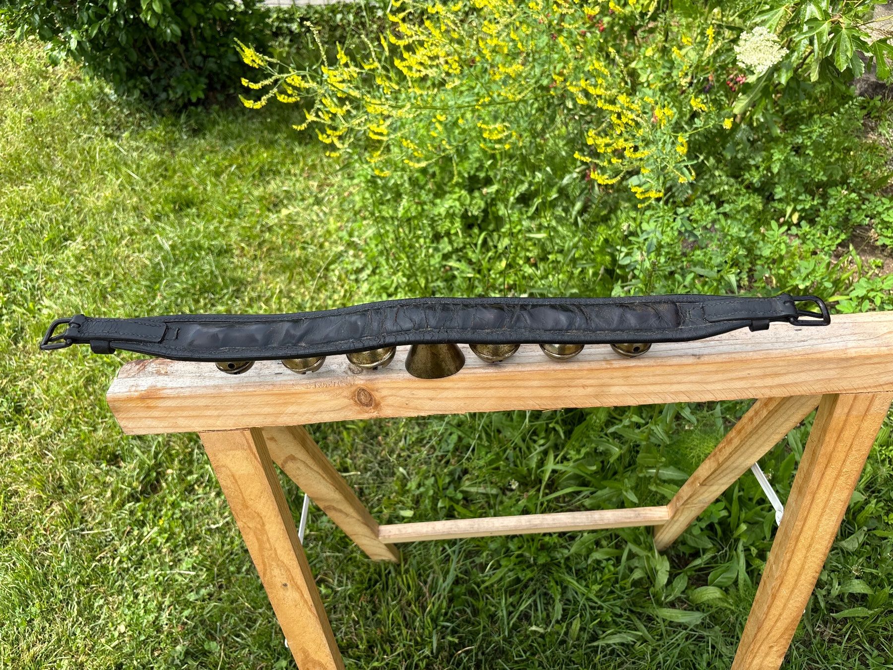 Glocken & Treicheln: schönes altes Kehlriemengeröll – Gebraucht aus Feldbach von Fea1 8