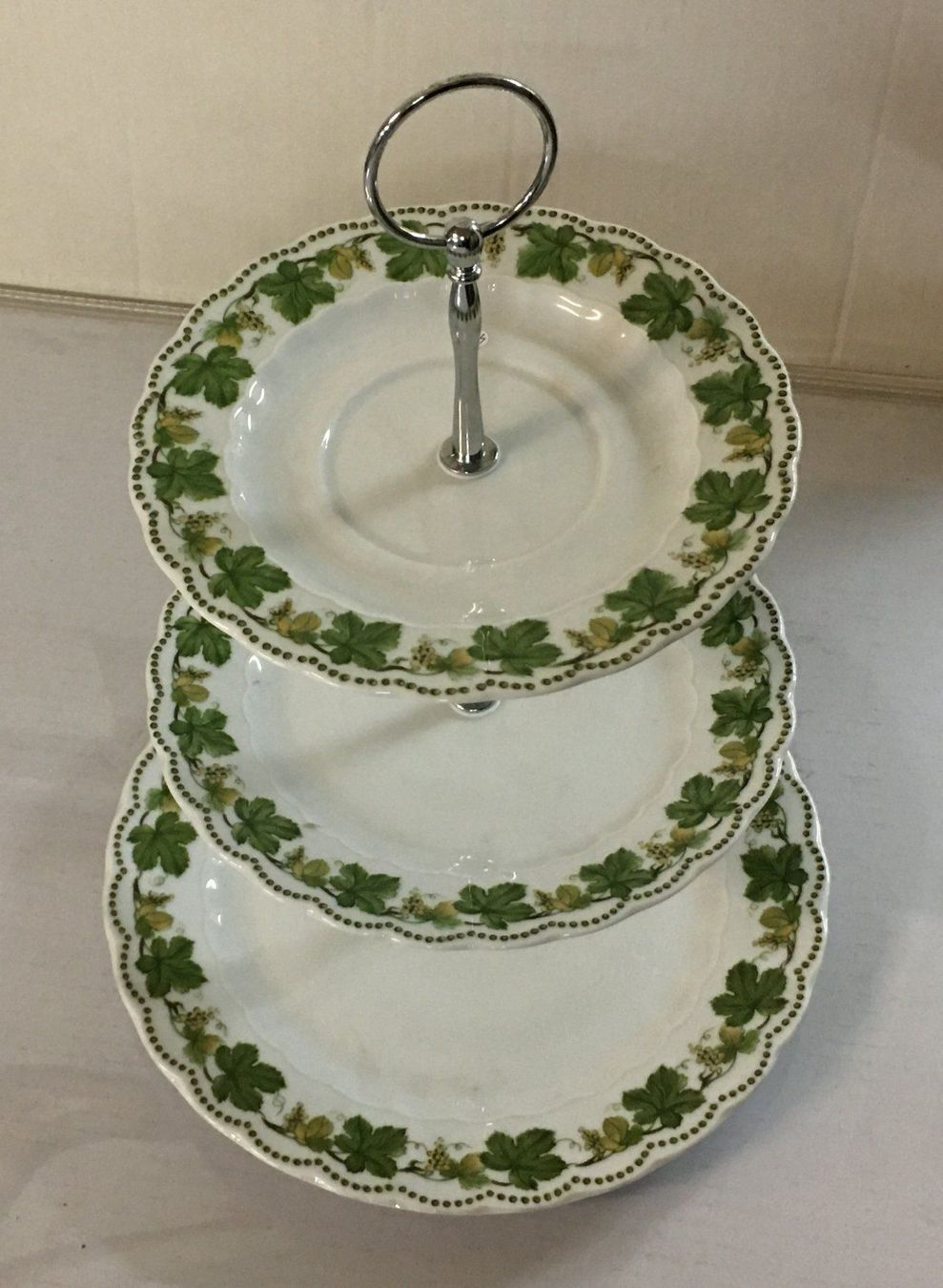 Piatti: Etagere,  H - 34 cm – Usato da Oftringen venduto da Vucki 2