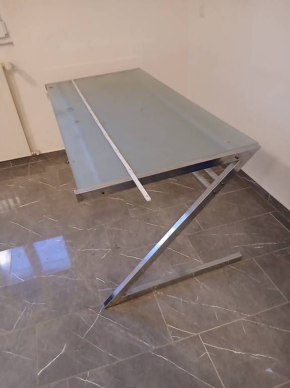 Scrivanie: Büro Tisch mit Glasplatte Zerlegbar – Usato da Aadorf venduto da thomasstoll01 1