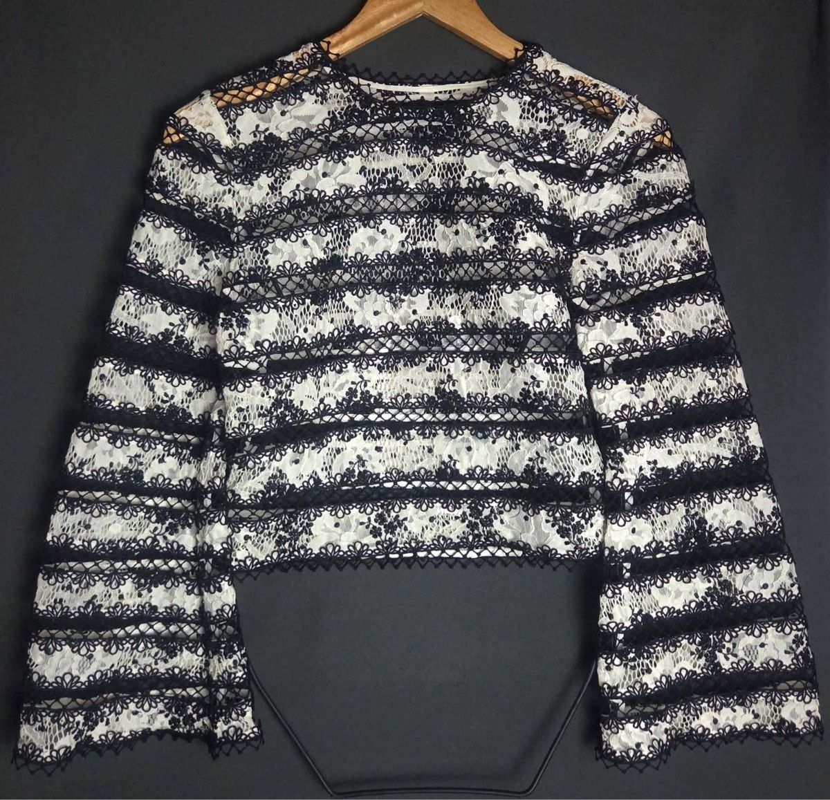 Zimmermann Top: Zimmermann Cotton Blend Stylish Top – Usato da St.Josefen venduto da lop_lh8d 1