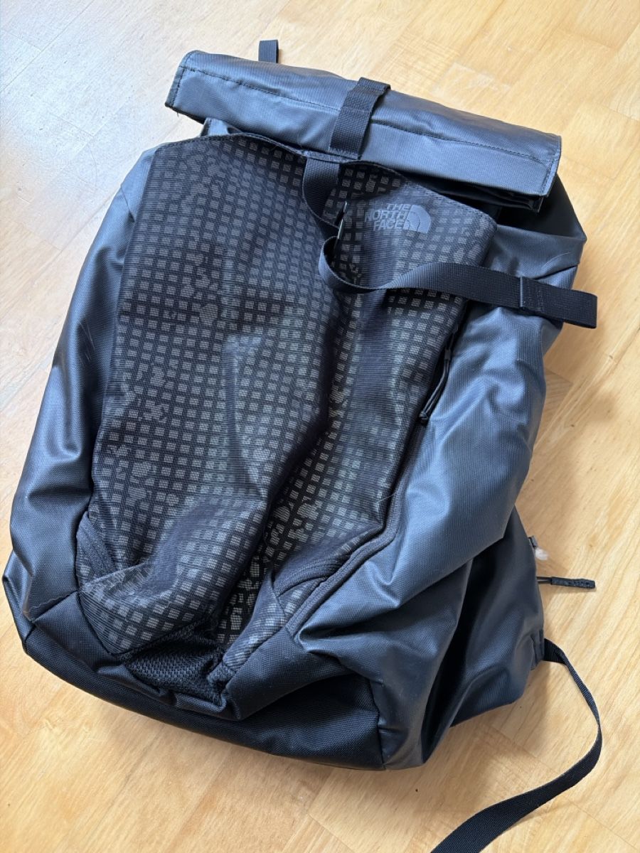 North Face Rucksäcke: The North Face - Itinerant Backpack – Gebraucht aus Urnäsch von _._naomi_._