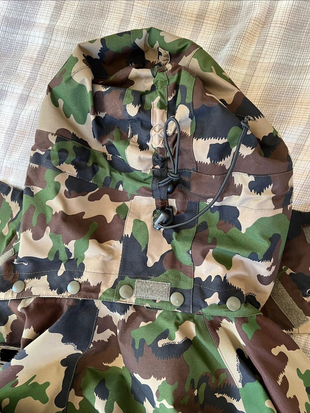 Schweizer Armee Giacche: Gore Tex Jacke ARMEE mit Kapuze – Usato da Bex venduto da RicDealer 7