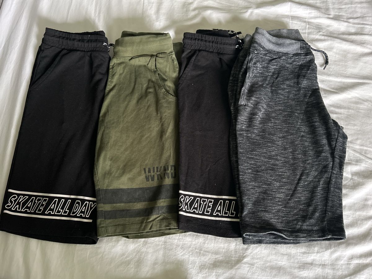 Pantaloni: Shorts Junge 158/164 – Usato da Altdorf UR venduto da Lillifee14