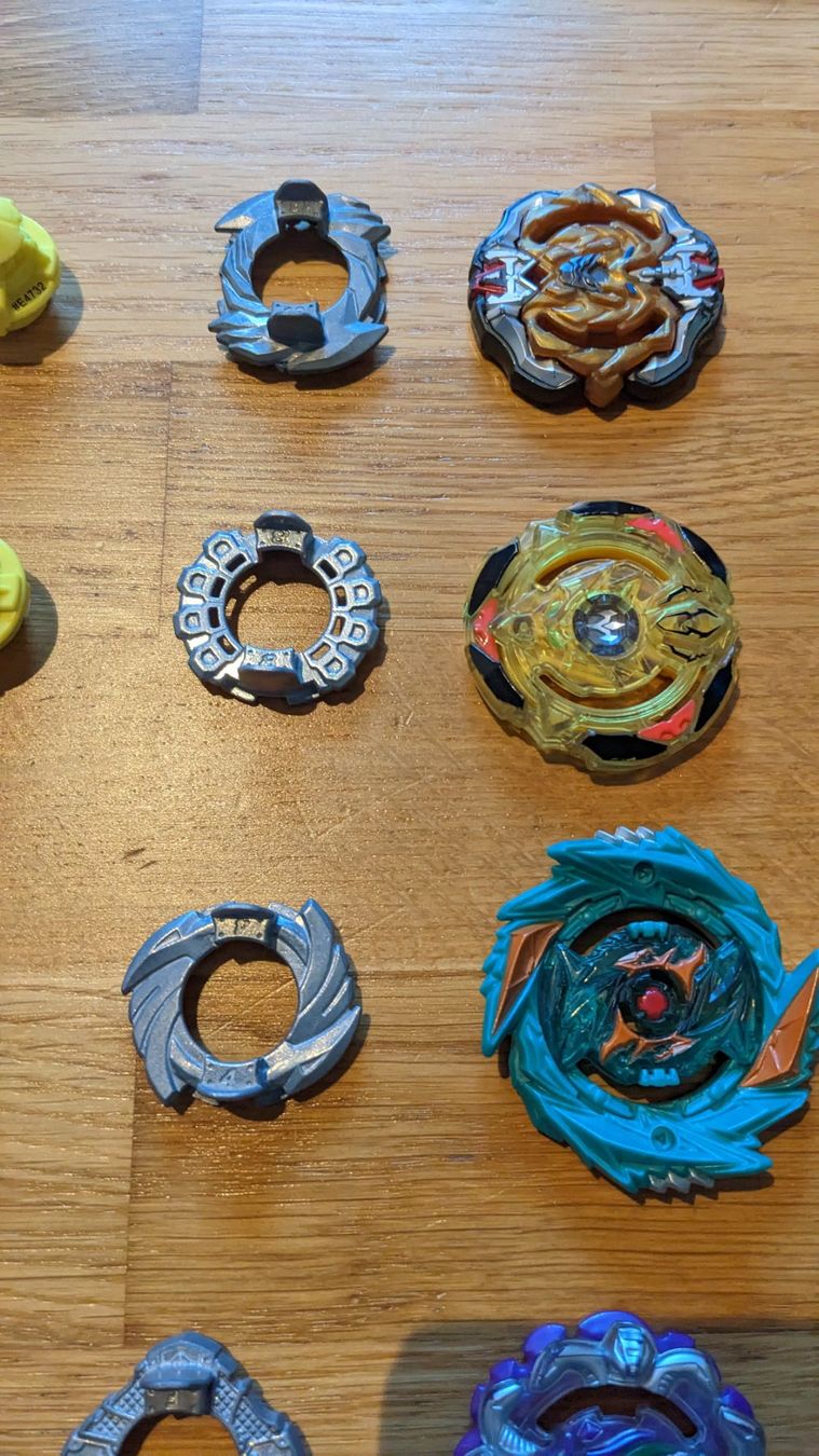 Hasbro Giocattoli: Beyblade Burst Arena mit 12 Blades – Usato da Sutz venduto da Rawypp 7