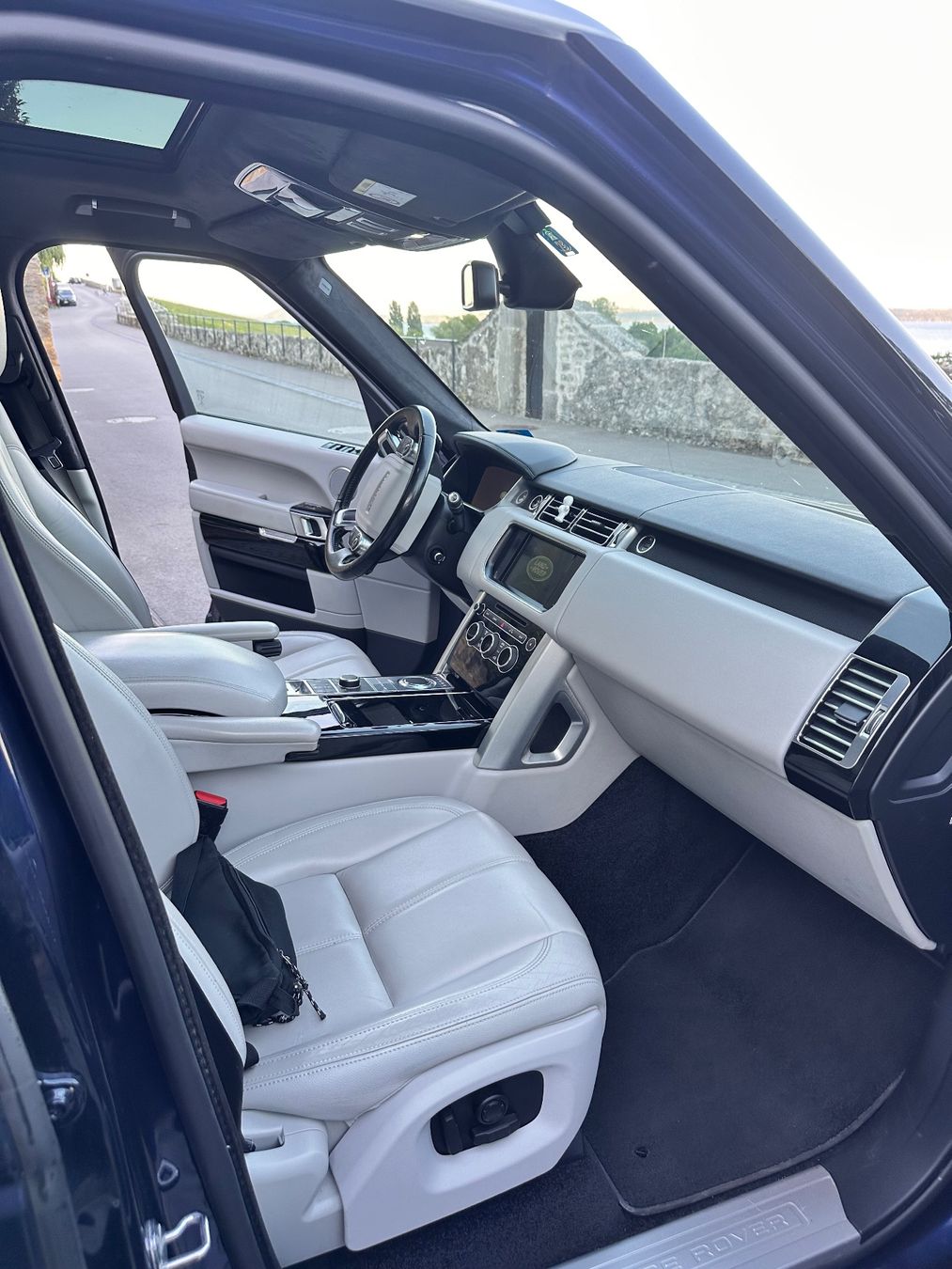 Land Rover Automobili: Land Rover Range Rover 3.0 TDV6 Vogue – Usato da Genève venduto da SovereignWatch 7