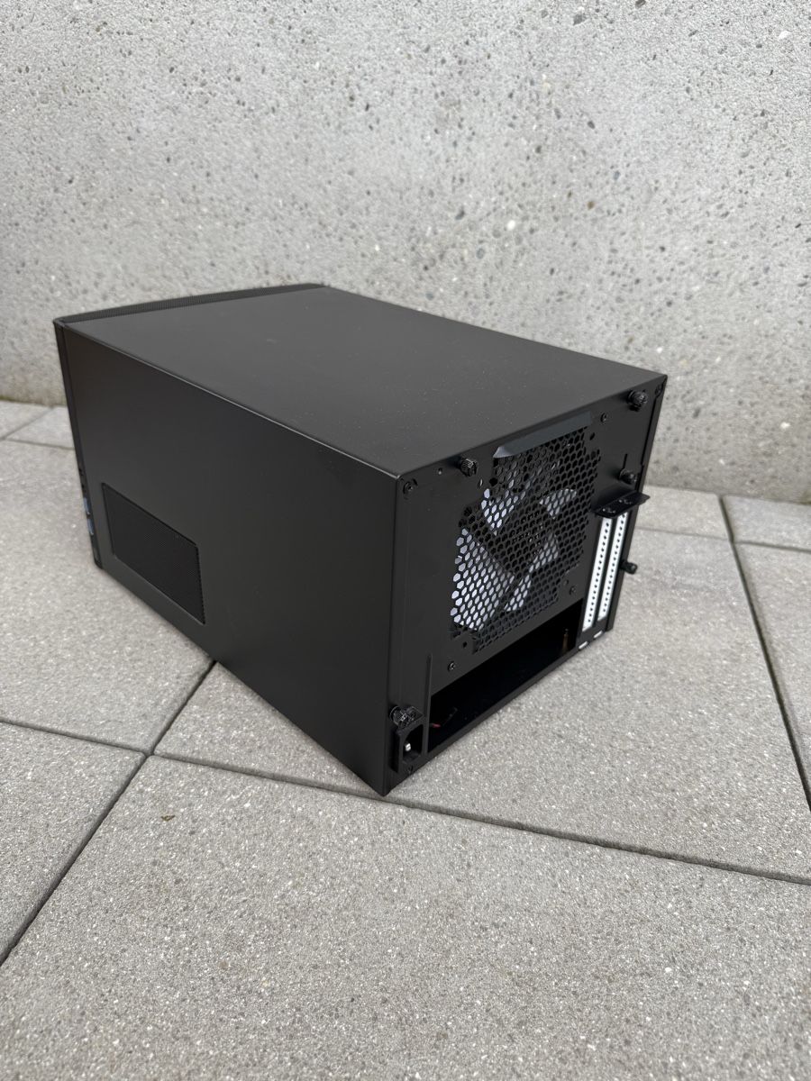 Fractal Custodie: Fractal Design Node 304 PC-Gehäuse Mini-ITX – Usato da Zürich venduto da aralex1 1