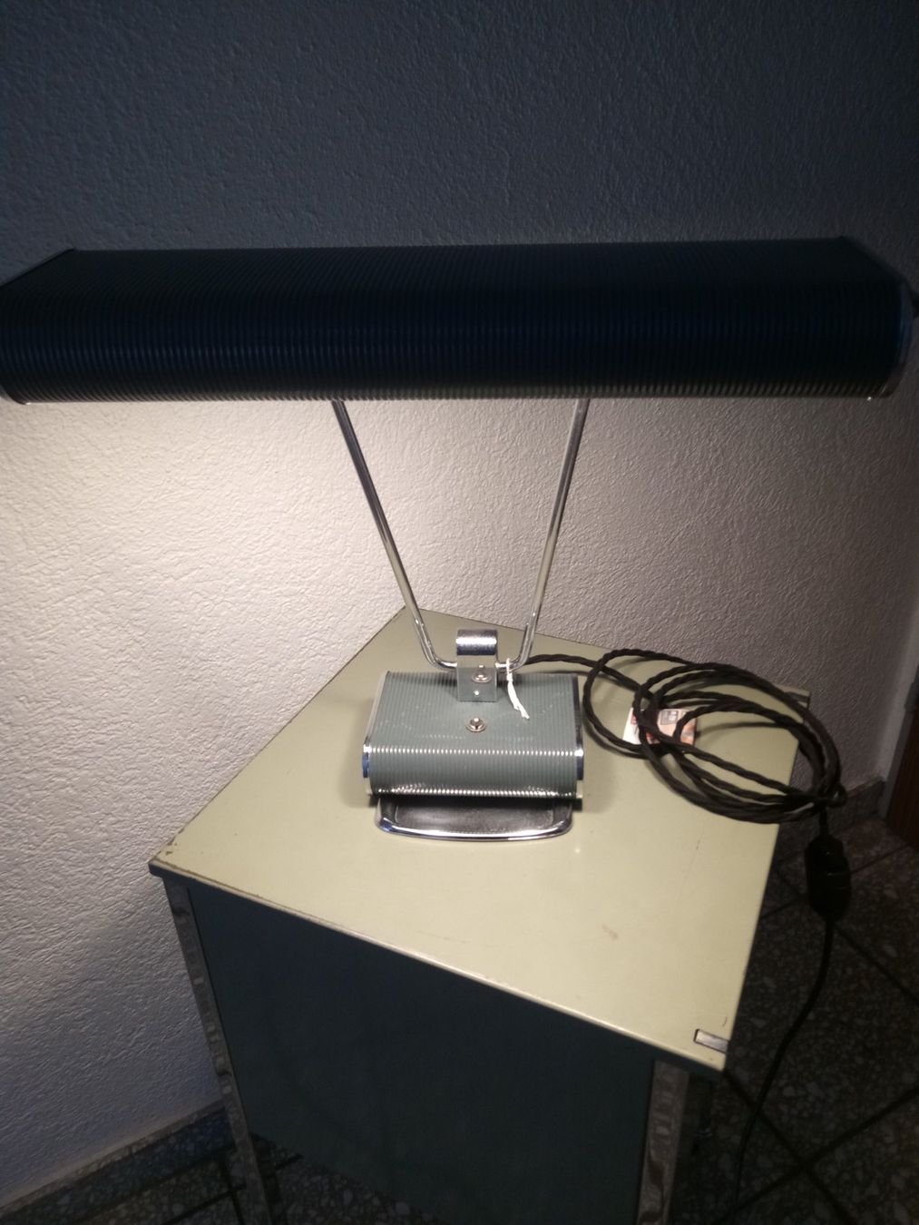 Lampade: Eileen Gray Jumo Tischlampe – Usato da Zürich venduto da edi_c2m6 7