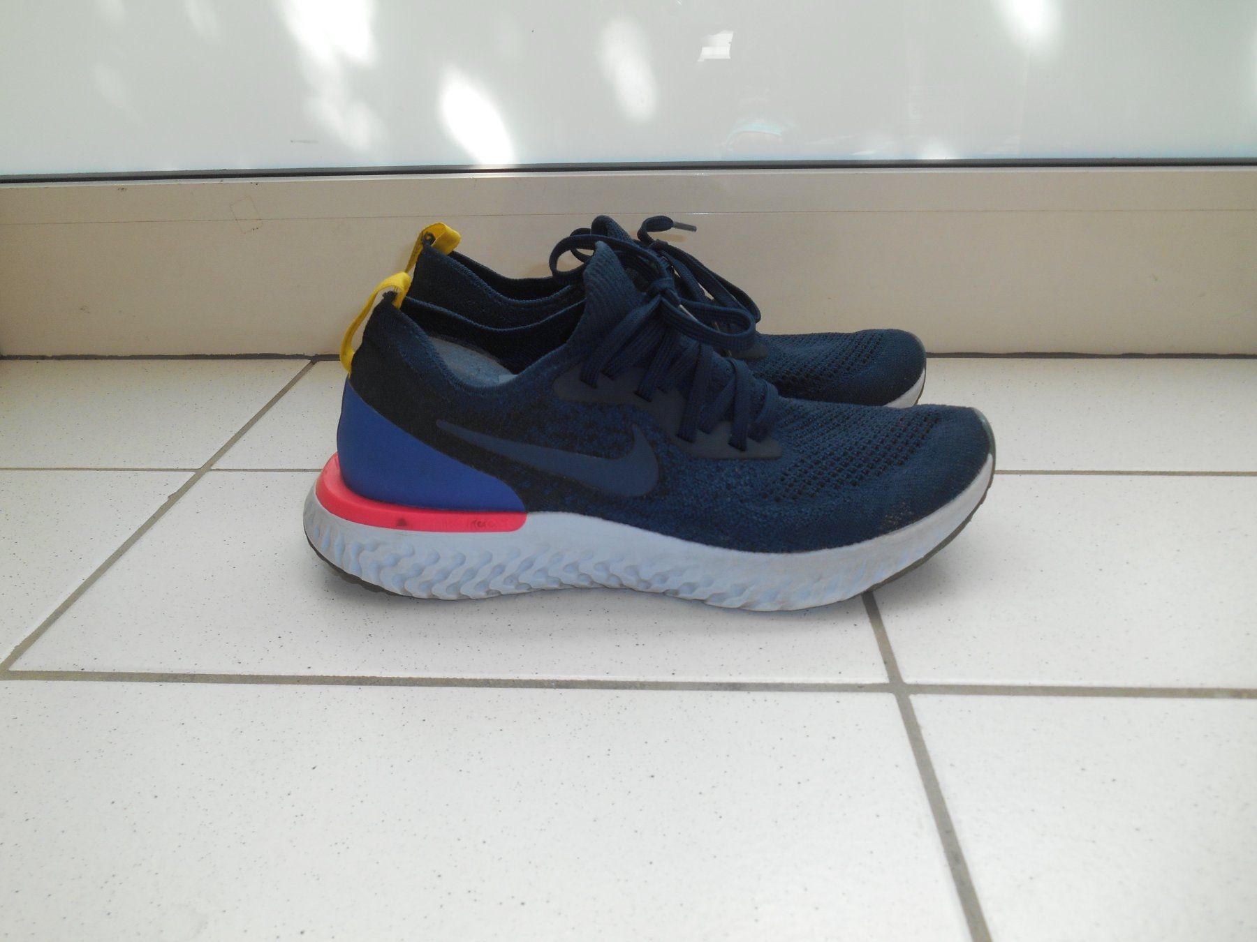 Nike Damenschuhe: Nike React Flyknit Damen Laufschuh Grösse 39 – Gebraucht aus Basel von fafa68