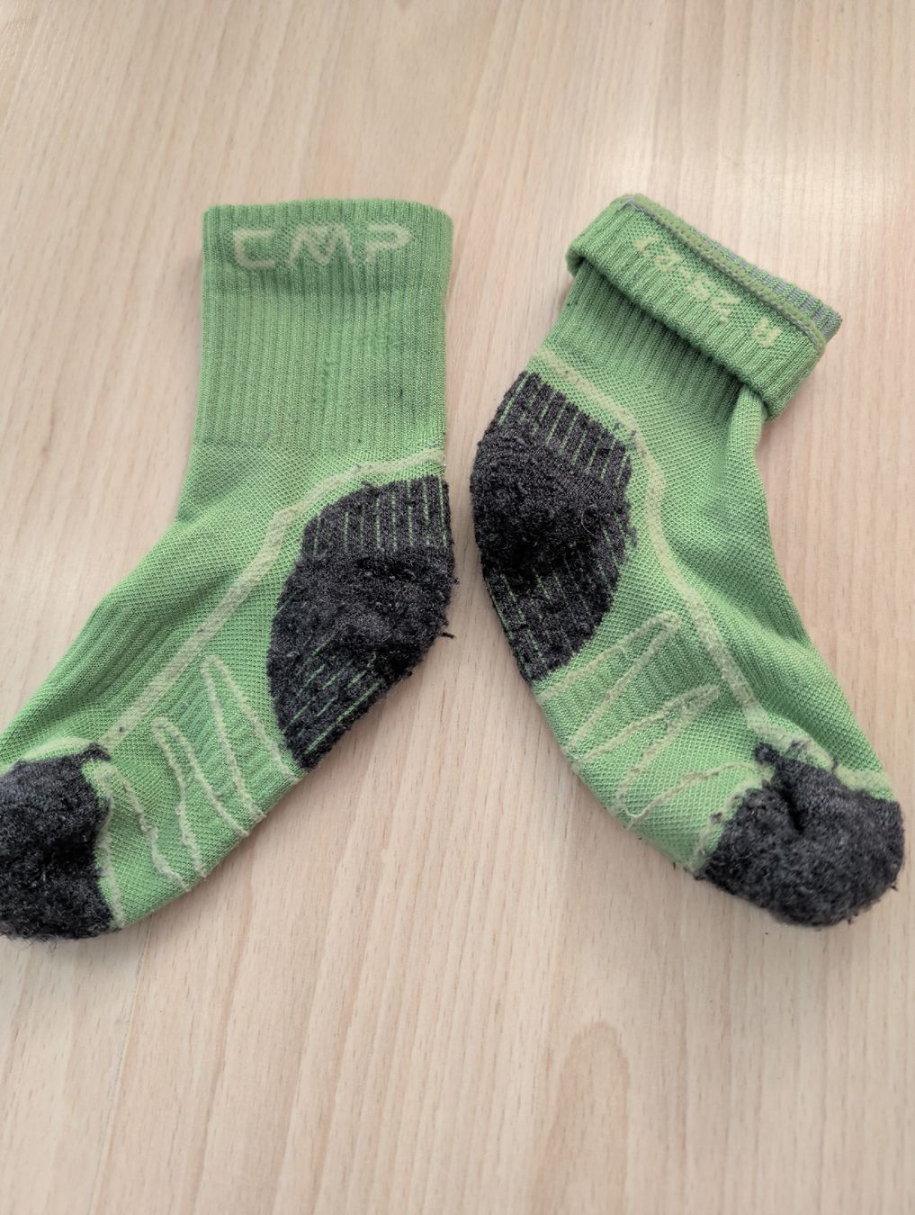 Chaussettes enfants: Wandersocken CMP 25-27 – D'occasion à Diessenhofen par sabrina1204