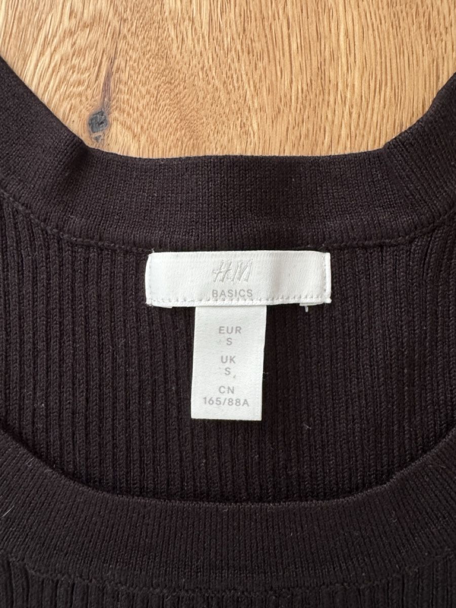 H&M Top: H&M Top, Gr. S – Usato da Interlaken venduto da fbnscl 1