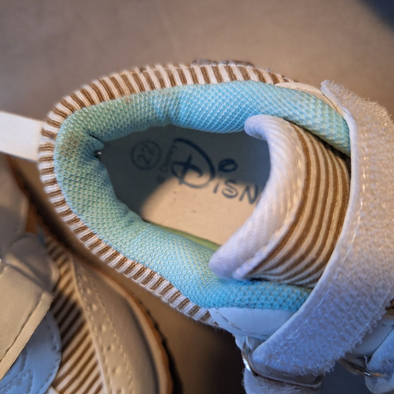 Scarpe per ragazzi: 3 Paar Kinderschuhe Grösse 22 – Usato da Märstetten venduto da activemember 6