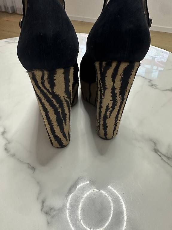 Scarpe da donna: Chloé compensées daim noir motif zébré T. 36  – Usato da Châtelaine venduto da Annabelo- 2