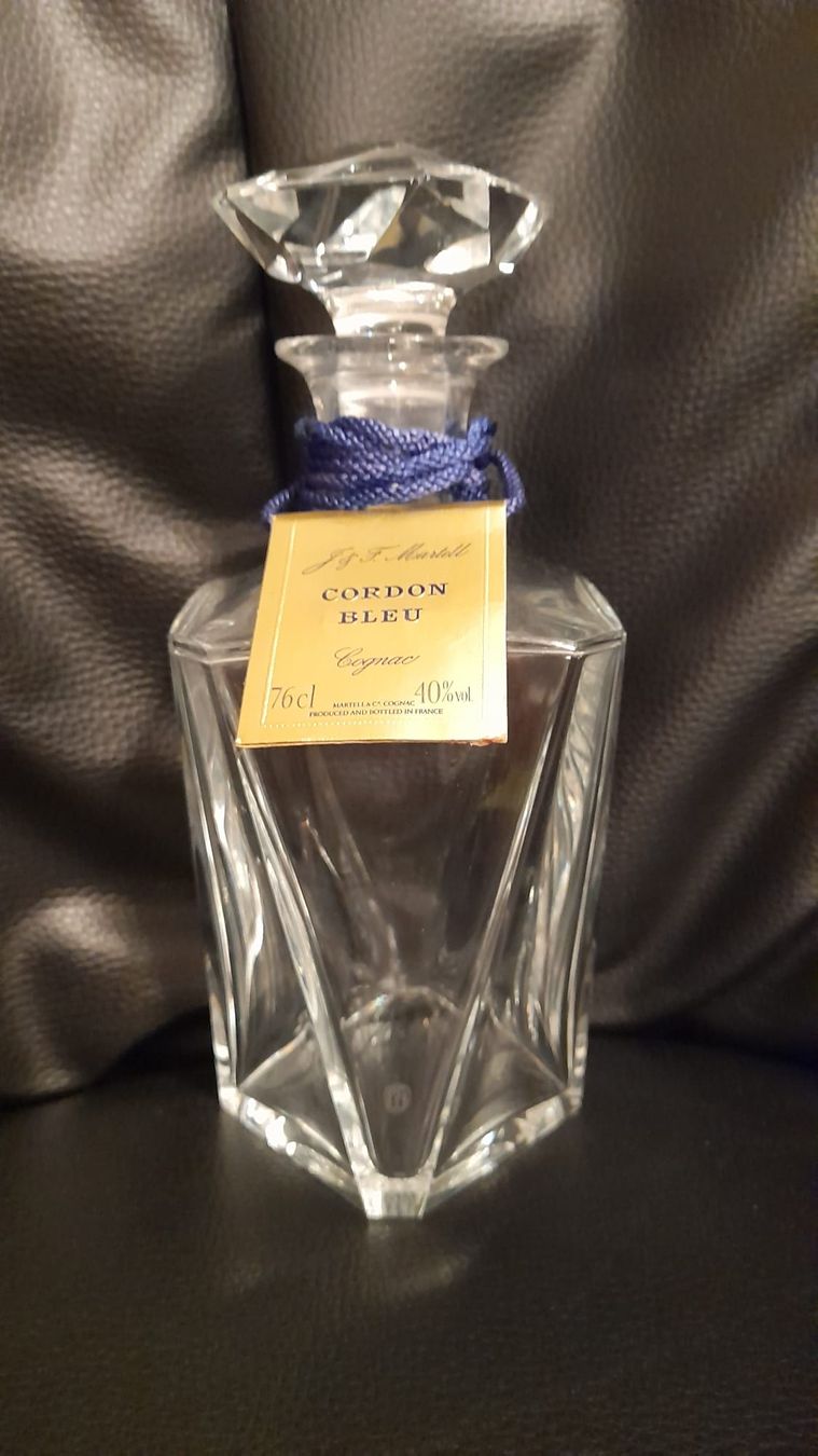 Baccarat Caraffe: BACCARAT Kristall Whisky Karaffe – Usato da Spreitenbach venduto da rab2000