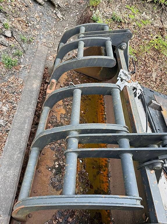 Caricatori: Grüngutschaufel /  Krokodilzange 2m3 an Pneulader – Usato da Widnau venduto da Martinmaa 2