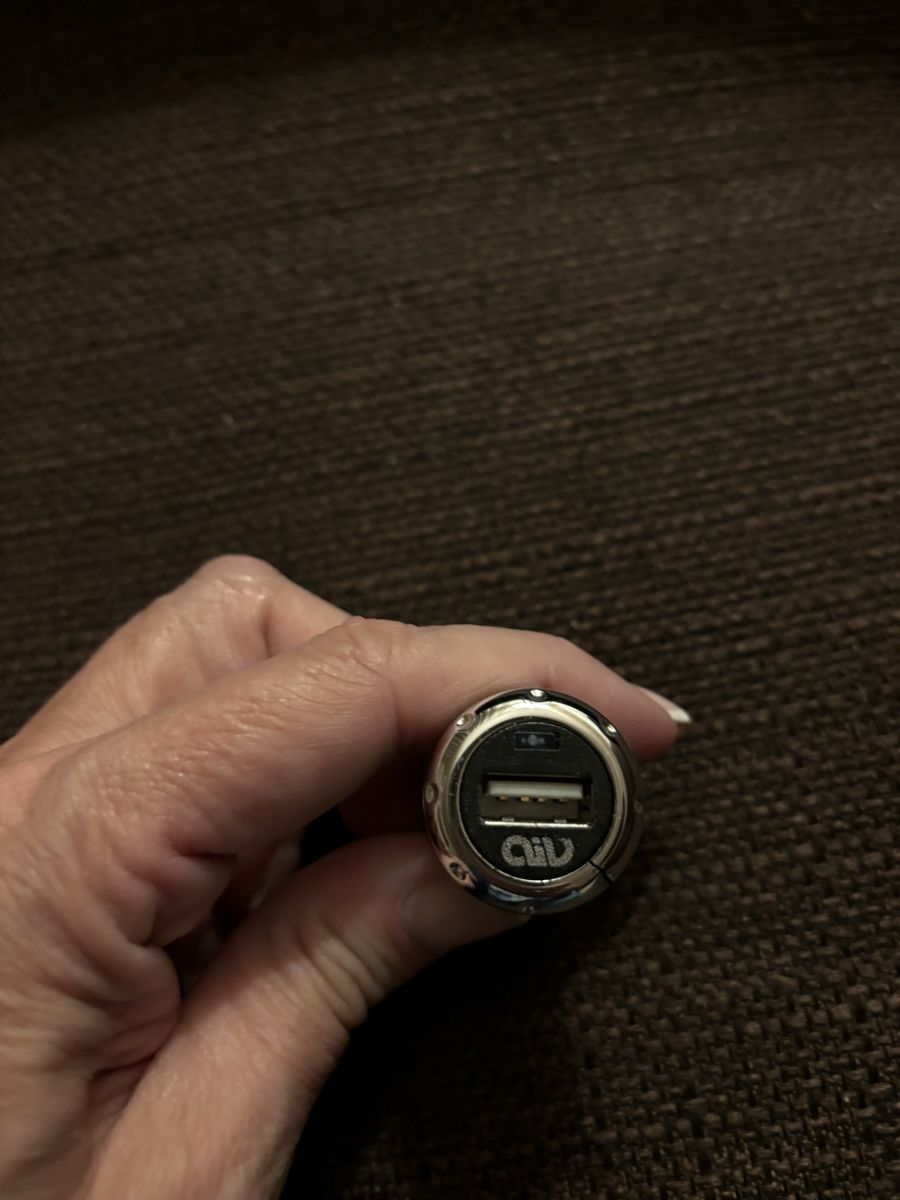 Fiches d'alim.: Prise allume cigarette USB – D'occasion à Blonay par Ollorvi 1