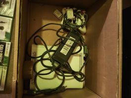 Xbox 360 Konsole mit Controller, 11 Spielen (NFS, COD, Halo)