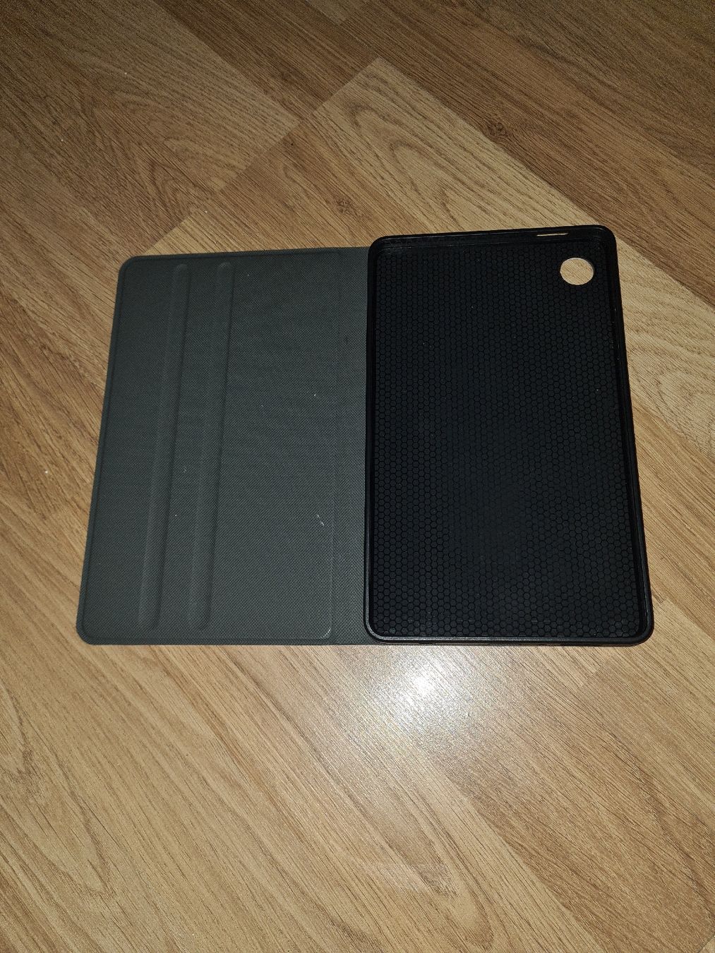 Covers & Borse: Winterliches Tablet Case, Universal Passform, Neuwertig! – Usato da Villmergen venduto da Conny_86 1