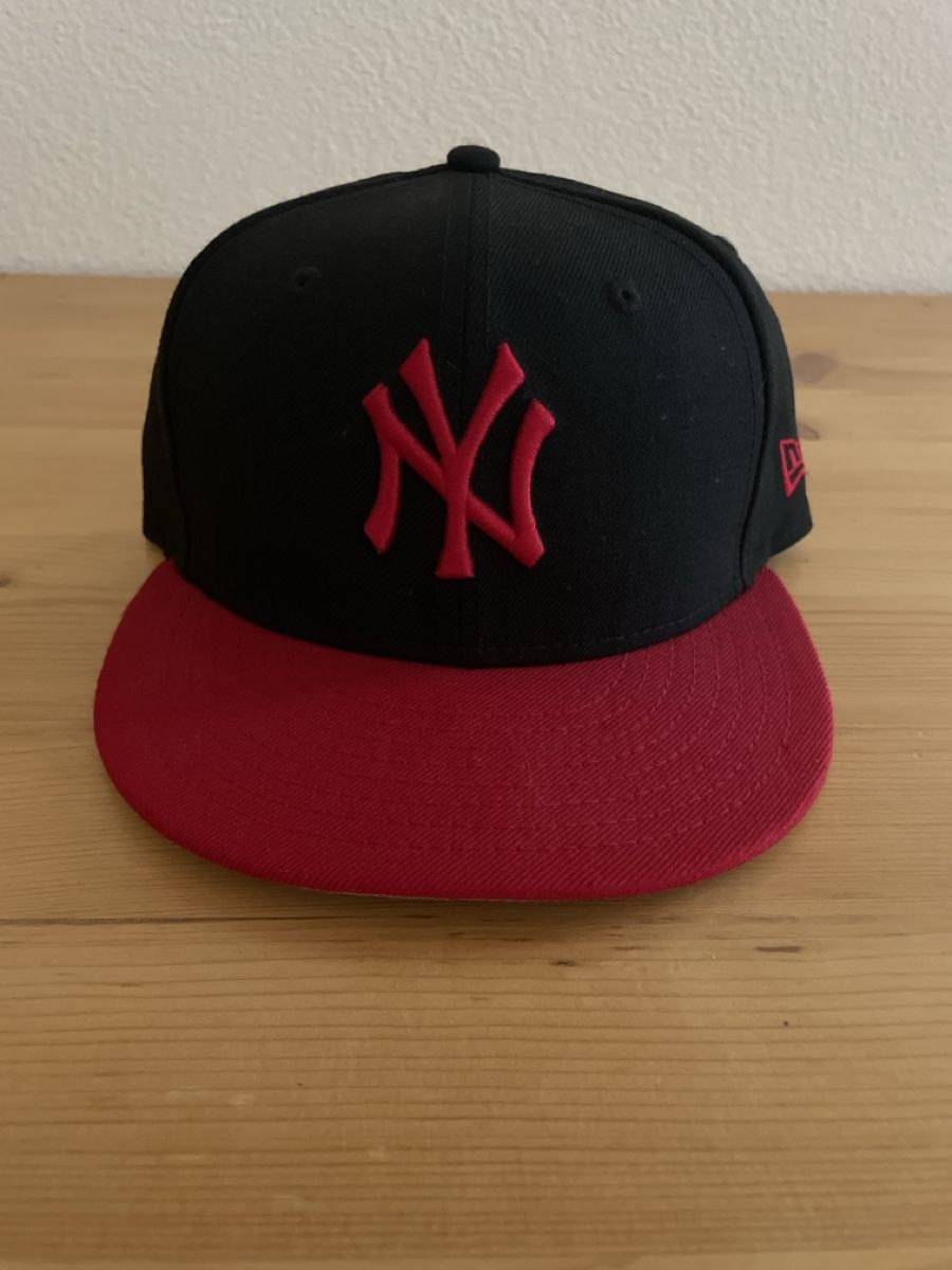 New Era Copricapi, berretti & cappellini: New Era Yankees 59FIFTY Cap schwarz rot – Usato da Spreitenbach venduto da Gloxinia