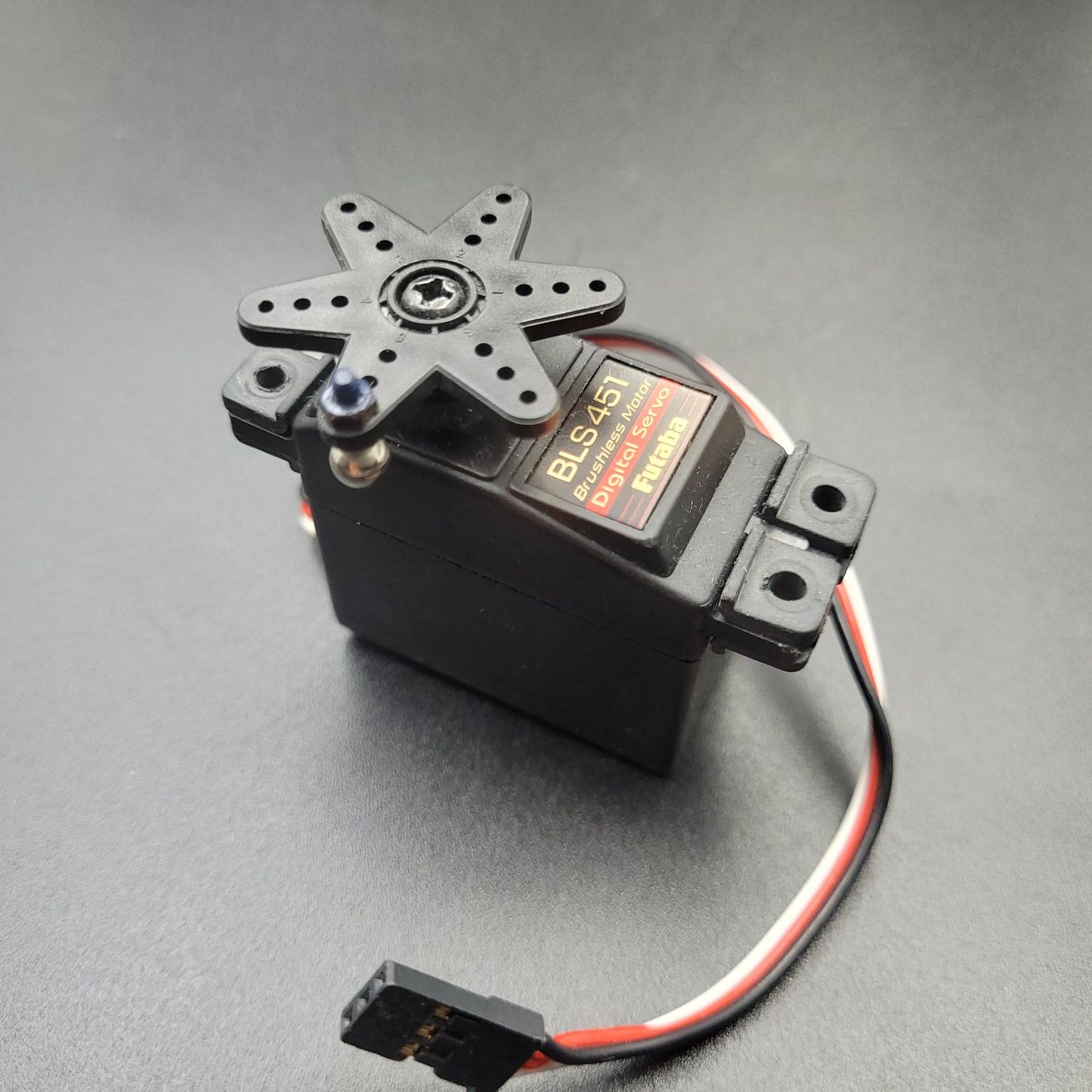 Futaba Telecomando: Servo brushless Futaba BLS451 – Usato da Malleray venduto da pixeleleven