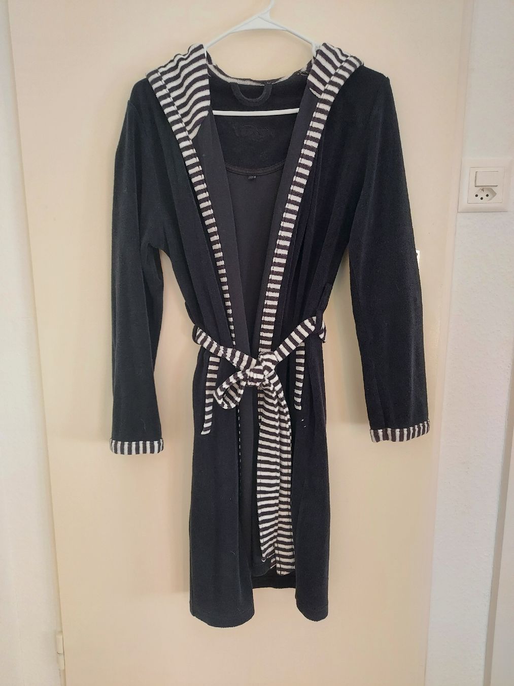 Vossen Accappatoi: black and white stripe bathrobe – Nuovo (secondo la descrizione) da Jongny venduto da lie_v6hs